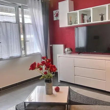 Red House Suresnes